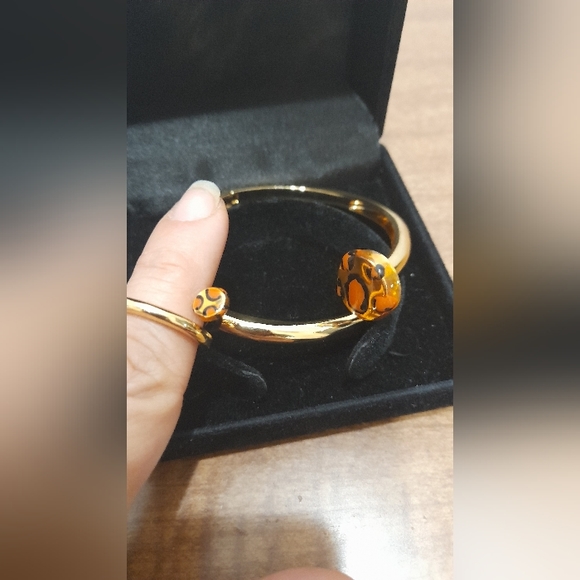 Fashion desighn set of bracelet and aring - Picture 4 of 4